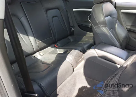 2011 Audi A5 2.0T Premium из США, поврежденный, VIN WAULFAFR2BA022552